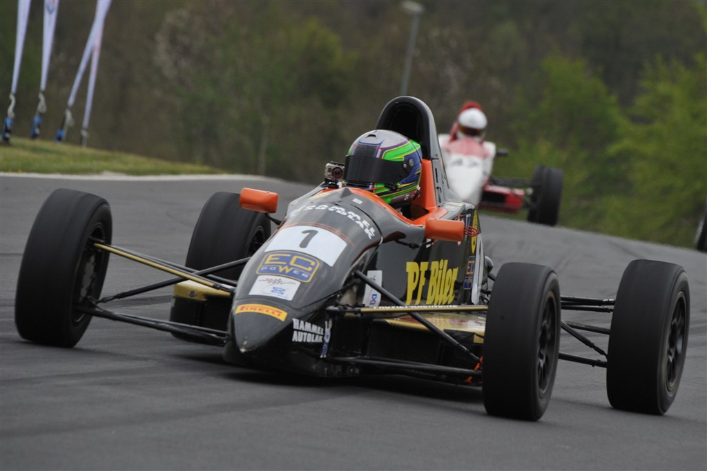 Det blev til et hattrick for Frederik Schandorff, da han vendte tilbage til Formel Ford
(Foto: Morten Alstrup)